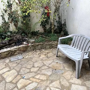 https://studio-v-proche-paris-apartment.fr-paris.fr